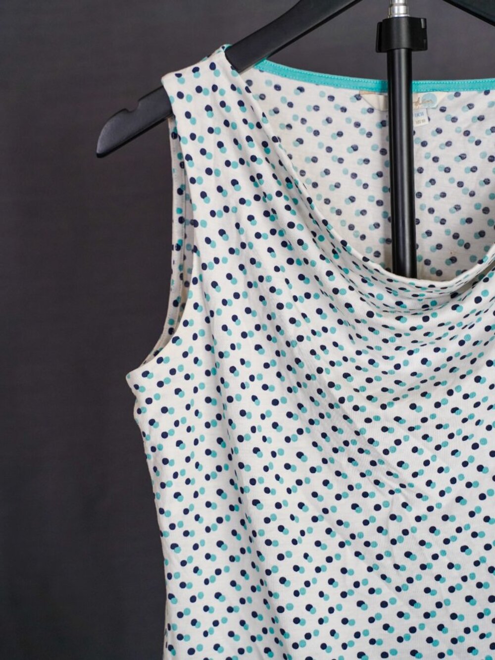 *SOLD* Boden Women's Polka Dot Cowl Neck Sleeveless Tank Top Size 10 - Picture 2 of 10